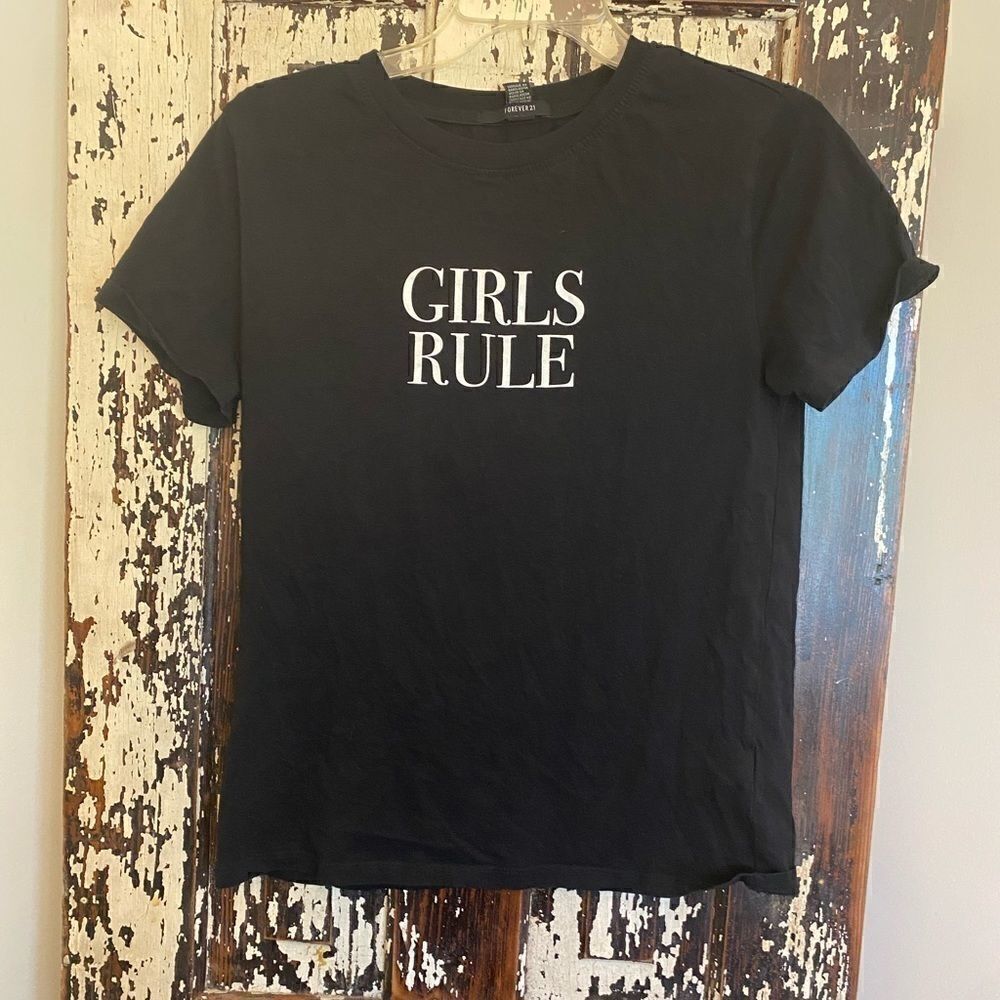 EUC Forever 21 Girls Rule T-shirt.  Size M.